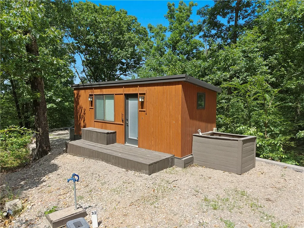 Tiny Home with 2.8 Acres in Proctor, Oklahoma